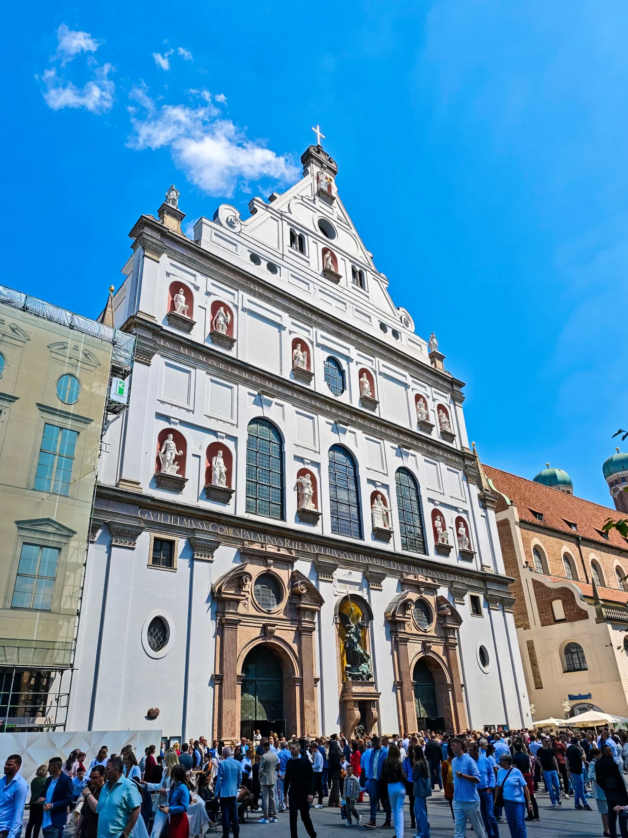 St. Michael's Jesuit facade on Kaufingerstraße with crowd in front