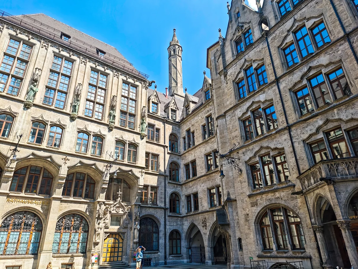 Inner courtyard of the Neues Rathaus with mock-Tudor-Gothic facades