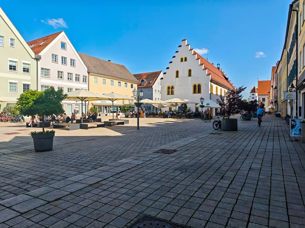 The Marktplatz with the white town hall