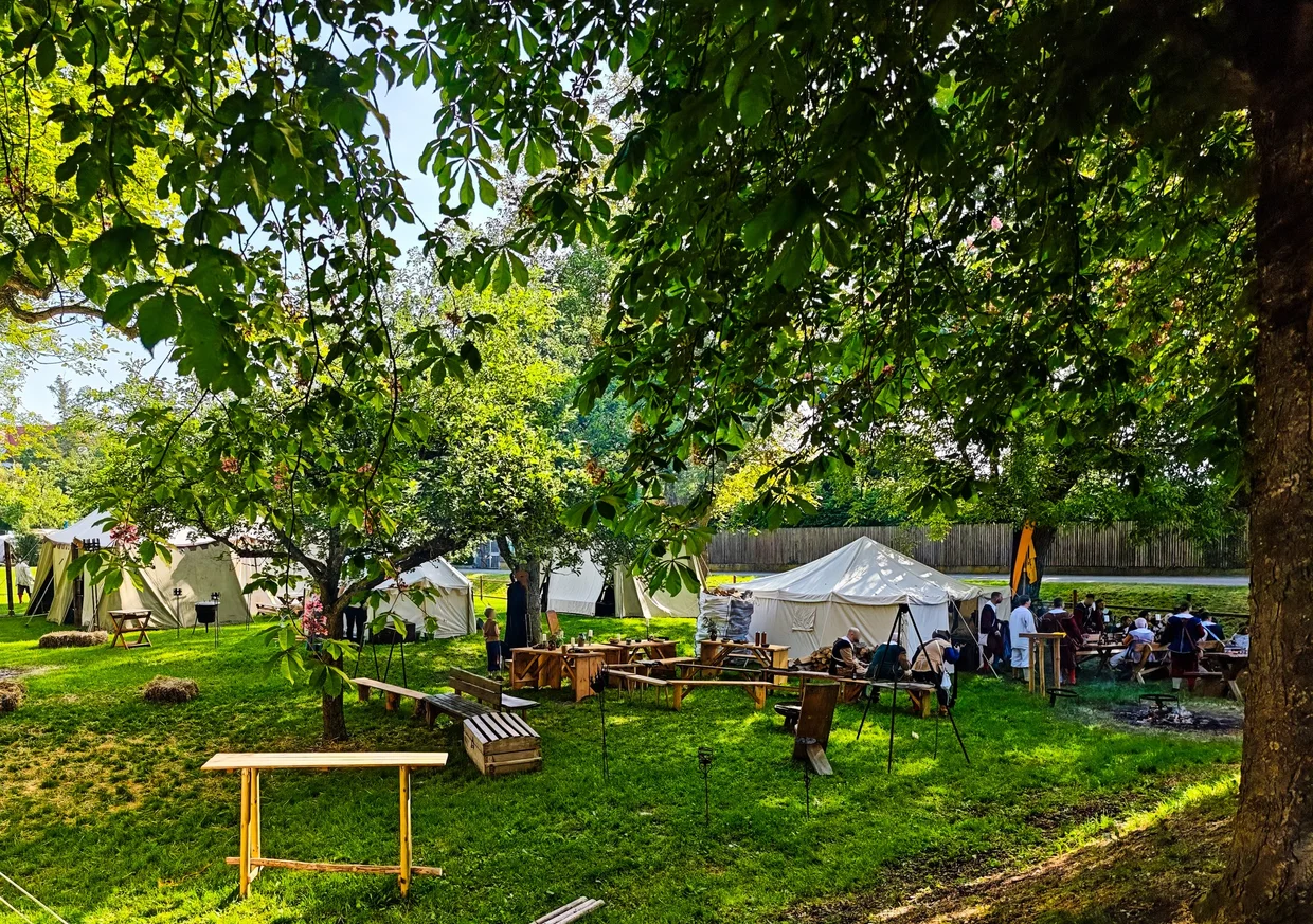 Looking down to the medieval reenactment market from the wall