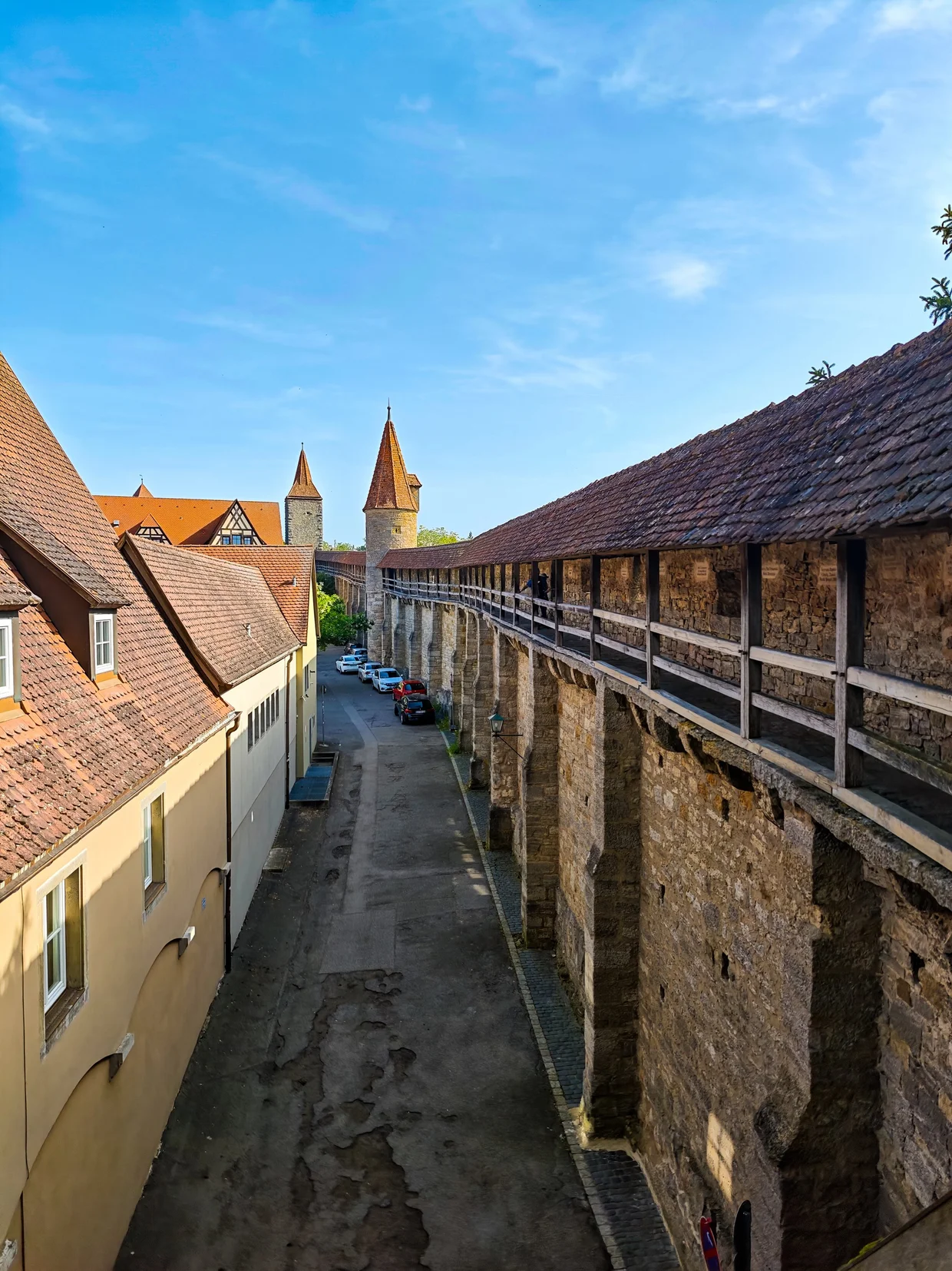 The covered Wehrgang from above