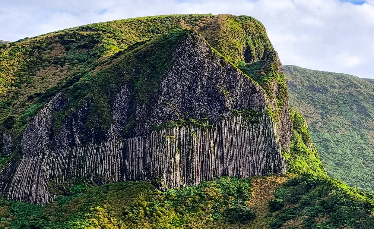 Rocha dos Bordões basalt columns
