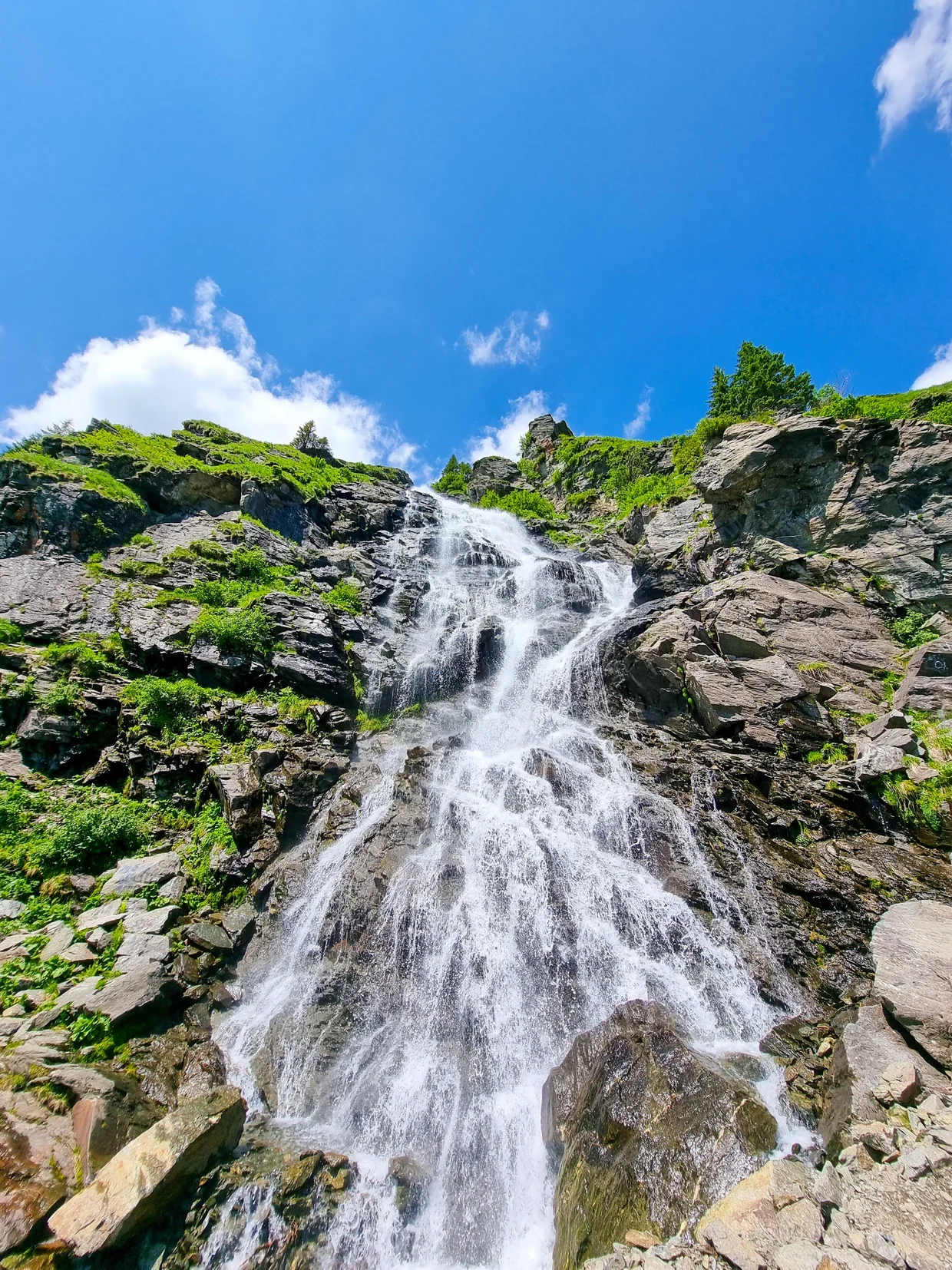 Waterfall near the Transfăgărășan route