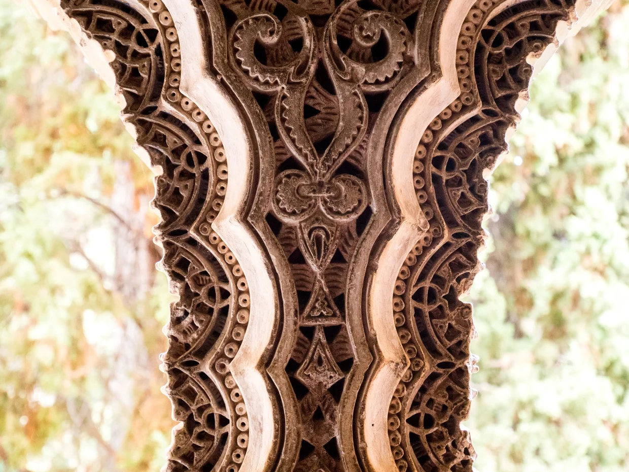 Column capital detail